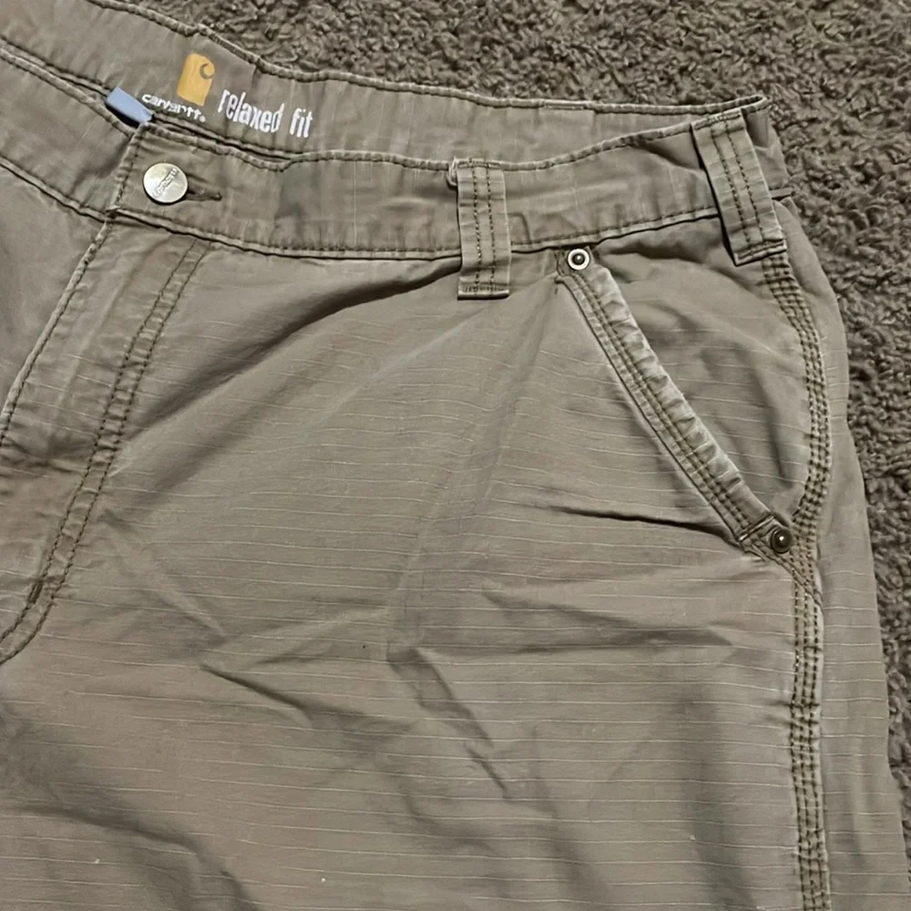 Men’s Carhartt relaxed fit shorts. Excellent used condition. Sz 40 - Picture 2 of 12